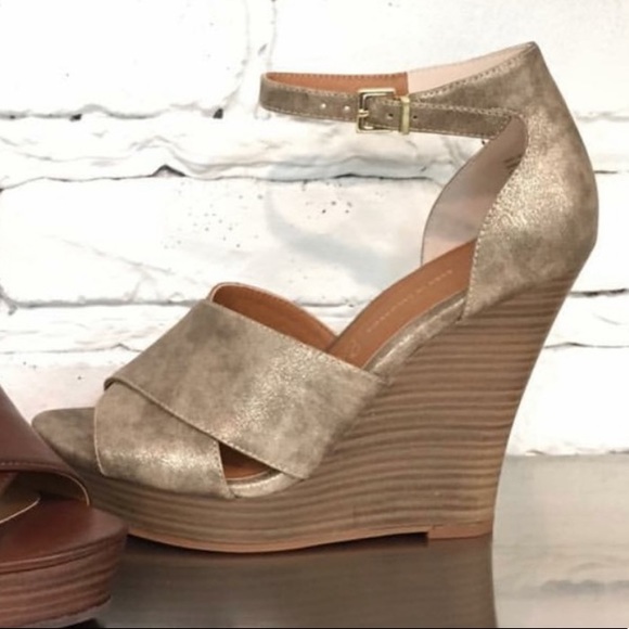Gold Criss Cross Strap Wedge Platform Sandal - Picture 3 of 5